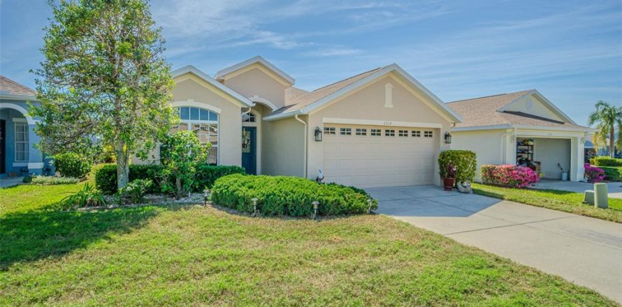 House in Holiday, Florida 2 bedrooms, 144.46 sq.m. № 1577286