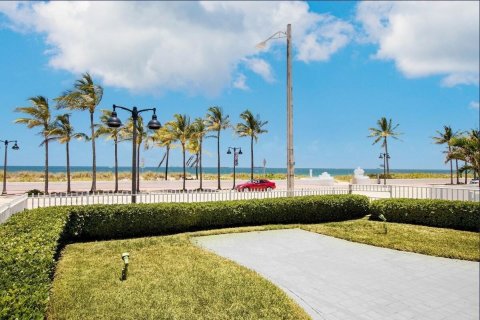 House in Fort Lauderdale, Florida 6 bedrooms, 325.16 sq.m. № 2158169 - photo 12