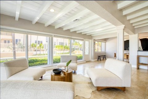 House in Fort Lauderdale, Florida 6 bedrooms, 325.16 sq.m. № 2158169 - photo 22