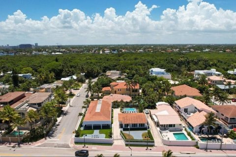 House in Fort Lauderdale, Florida 6 bedrooms, 325.16 sq.m. № 2158169 - photo 6