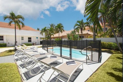 House in Fort Lauderdale, Florida 6 bedrooms, 325.16 sq.m. № 2158169 - photo 21