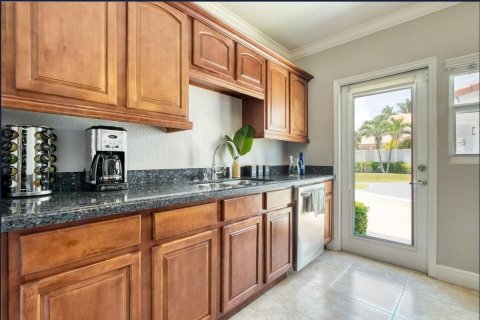 House in Fort Lauderdale, Florida 6 bedrooms, 325.16 sq.m. № 2158169 - photo 23