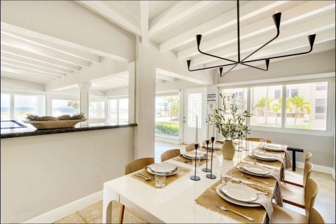 House in Fort Lauderdale, Florida 6 bedrooms, 325.16 sq.m. № 2158169 - photo 18