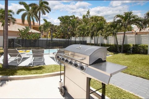 House in Fort Lauderdale, Florida 6 bedrooms, 325.16 sq.m. № 2158169 - photo 13