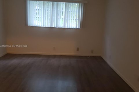 Condominio en venta en Hallandale Beach, Florida, 1 dormitorio, 67.82 m2 № 1989525 - foto 7
