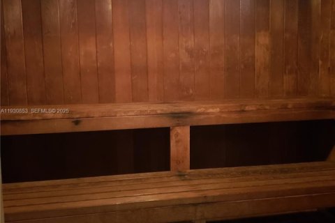 Condominio en venta en Hallandale Beach, Florida, 1 dormitorio, 67.82 m2 № 1989525 - foto 19