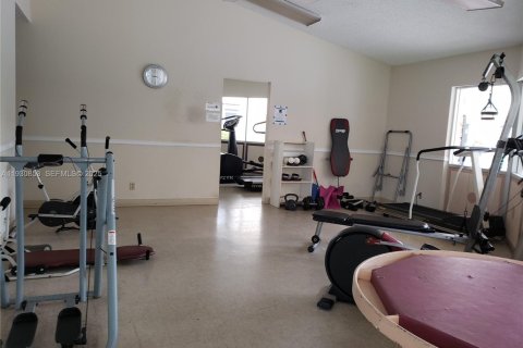 Condominio en venta en Hallandale Beach, Florida, 1 dormitorio, 67.82 m2 № 1989525 - foto 16