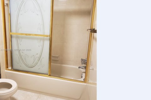 Condominio en venta en Hallandale Beach, Florida, 1 dormitorio, 67.82 m2 № 1989525 - foto 6