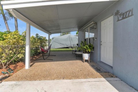 House in Fort Lauderdale, Florida 3 bedrooms, 101.45 sq.m. № 1783939 - photo 6