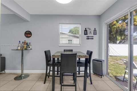 House in Fort Lauderdale, Florida 3 bedrooms, 101.45 sq.m. № 1783939 - photo 25