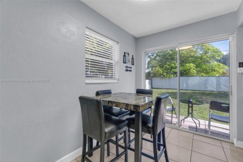 House in Fort Lauderdale, Florida 3 bedrooms, 101.45 sq.m. № 1783939 - photo 24