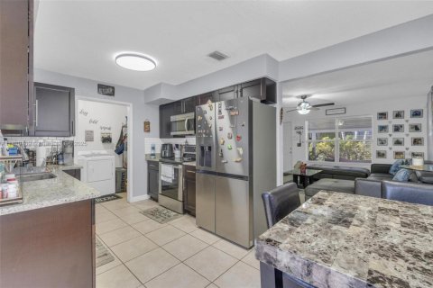 House in Fort Lauderdale, Florida 3 bedrooms, 101.45 sq.m. № 1783939 - photo 11
