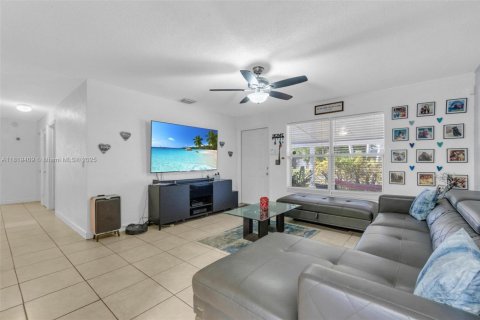 House in Fort Lauderdale, Florida 3 bedrooms, 101.45 sq.m. № 1783939 - photo 13