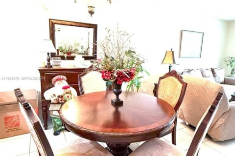 Condominio en venta en Miami, Florida, 1 dormitorio, 79.99 m2 № 1993629 - foto 8