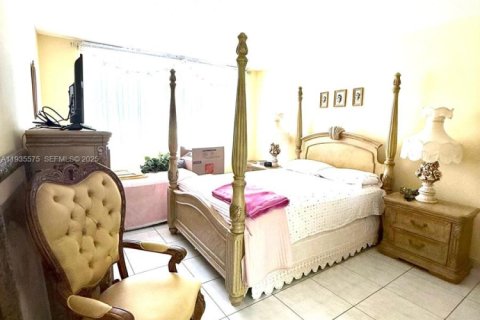 Condominio en venta en Miami, Florida, 1 dormitorio, 79.99 m2 № 1993629 - foto 18