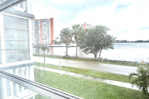 Condominio en venta en Miami, Florida, 1 dormitorio, 79.99 m2 № 1993629 - foto 19