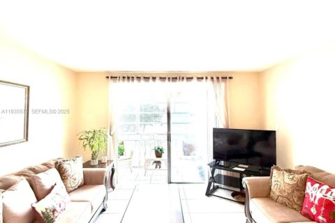 Condominio en venta en Miami, Florida, 1 dormitorio, 79.99 m2 № 1993629 - foto 5