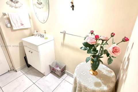 Condominio en venta en Miami, Florida, 1 dormitorio, 79.99 m2 № 1993629 - foto 11