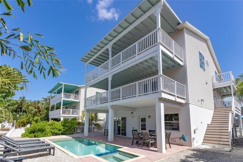Villa ou maison à vendre à Anna Maria, Floride: 4 chambres, 233.37 m2 № 2404893 - photo 2