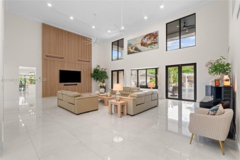 Villa ou maison à vendre à Pinecrest, Floride: 6 chambres, 556.58 m2 № 2418011 - photo 4