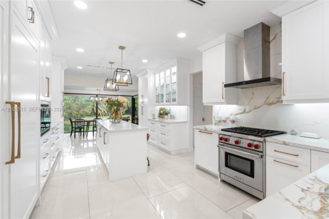 Villa ou maison à vendre à Pinecrest, Floride: 6 chambres, 556.58 m2 № 2418011 - photo 7