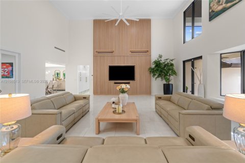 Villa ou maison à vendre à Pinecrest, Floride: 6 chambres, 556.58 m2 № 2418011 - photo 5