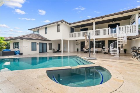 Villa ou maison à vendre à Pinecrest, Floride: 6 chambres, 556.58 m2 № 2418011 - photo 17