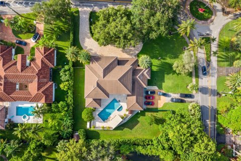 Villa ou maison à vendre à Pinecrest, Floride: 6 chambres, 556.58 m2 № 2418011 - photo 2