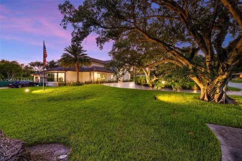 Villa ou maison à vendre à Pinecrest, Floride: 6 chambres, 556.58 m2 № 2418011 - photo 19