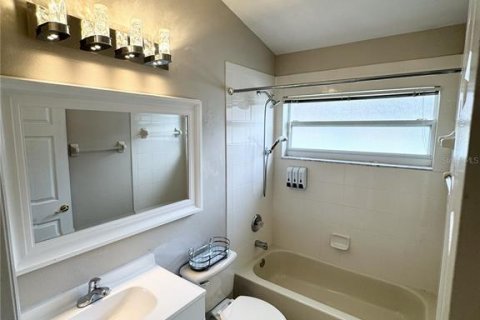 Villa ou maison à vendre à Kissimmee, Floride: 4 chambres, 165.18 m2 № 2228291 - photo 18