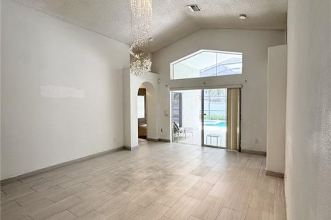Villa ou maison à vendre à Kissimmee, Floride: 4 chambres, 165.18 m2 № 2228291 - photo 4