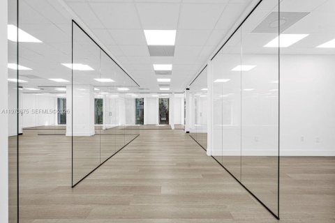 Immobilier commercial à vendre à Miami, Floride № 2031189 - photo 20