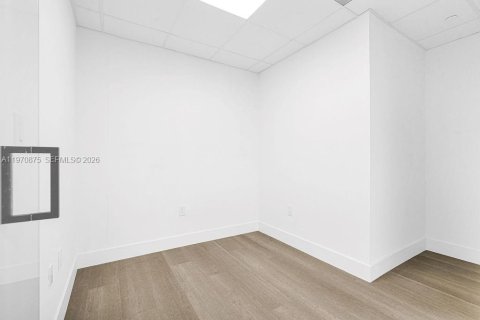 Immobilier commercial à vendre à Miami, Floride № 2031189 - photo 22