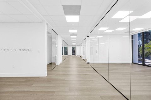 Immobilier commercial à vendre à Miami, Floride № 2031189 - photo 6