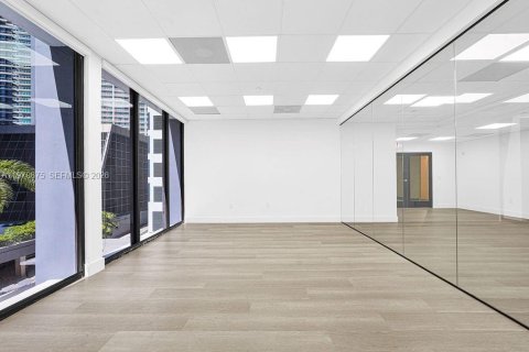 Immobilier commercial à vendre à Miami, Floride № 2031189 - photo 13