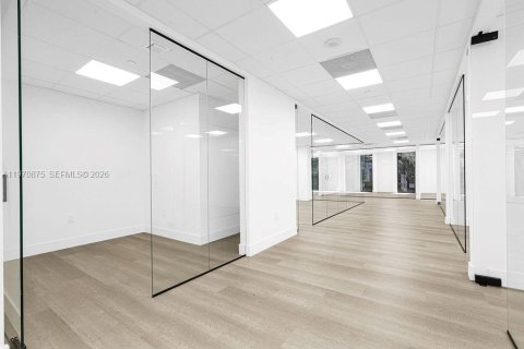 Immobilier commercial à vendre à Miami, Floride № 2031189 - photo 7