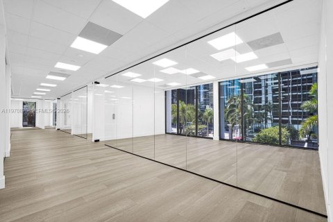 Immobilier commercial à vendre à Miami, Floride № 2031189 - photo 5