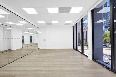 Immobilier commercial à vendre à Miami, Floride № 2031189 - photo 16