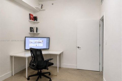 Снять в аренду кондоминиум в Майами, Флорида 2 спальни, 83.89м2, № 2172899 - фото 11