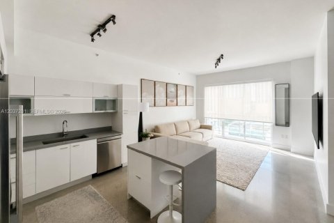 Снять в аренду кондоминиум в Майами, Флорида 2 спальни, 83.89м2, № 2172899 - фото 4