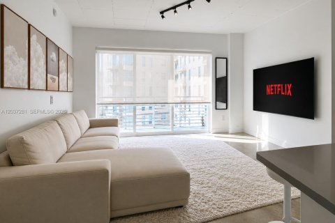 Снять в аренду кондоминиум в Майами, Флорида 2 спальни, 83.89м2, № 2172899 - фото 5