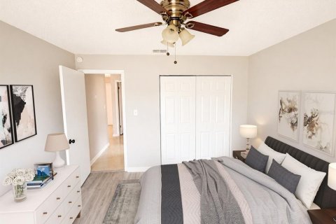 House in Kissimmee, Florida 3 bedrooms, 120.12 sq.m. № 2096763 - photo 14