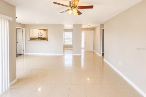 House in Kissimmee, Florida 3 bedrooms, 120.12 sq.m. № 2096763 - photo 4