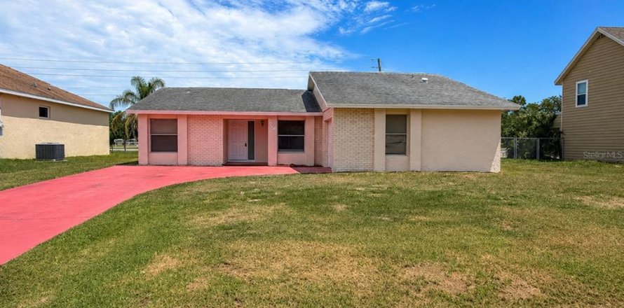 House in Kissimmee, Florida 3 bedrooms, 120.12 sq.m. № 2096763
