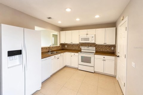 House in Kissimmee, Florida 3 bedrooms, 120.12 sq.m. № 2096763 - photo 10