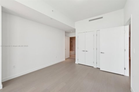 Condo in Miami Beach, Florida, 2 bedrooms  № 1729021 - photo 17