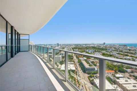Condo in Miami Beach, Florida, 2 bedrooms  № 1729021 - photo 23