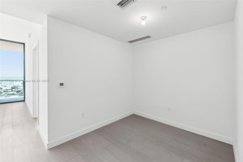 Condo in Miami Beach, Florida, 2 bedrooms  № 1729021 - photo 11