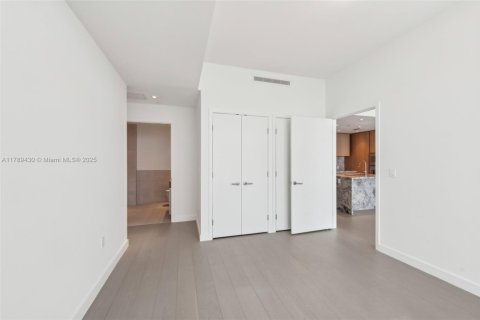Condo in Miami Beach, Florida, 2 bedrooms  № 1729021 - photo 18