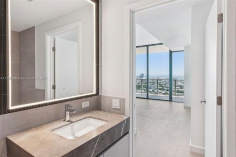 Condo in Miami Beach, Florida, 2 bedrooms  № 1729021 - photo 20